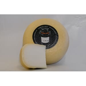 Myrdal Kvit geitost moden cirka 4,5 kilo