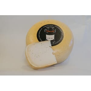 Myrdal Kvit geitost med trøffel cirka 4,5 kilo